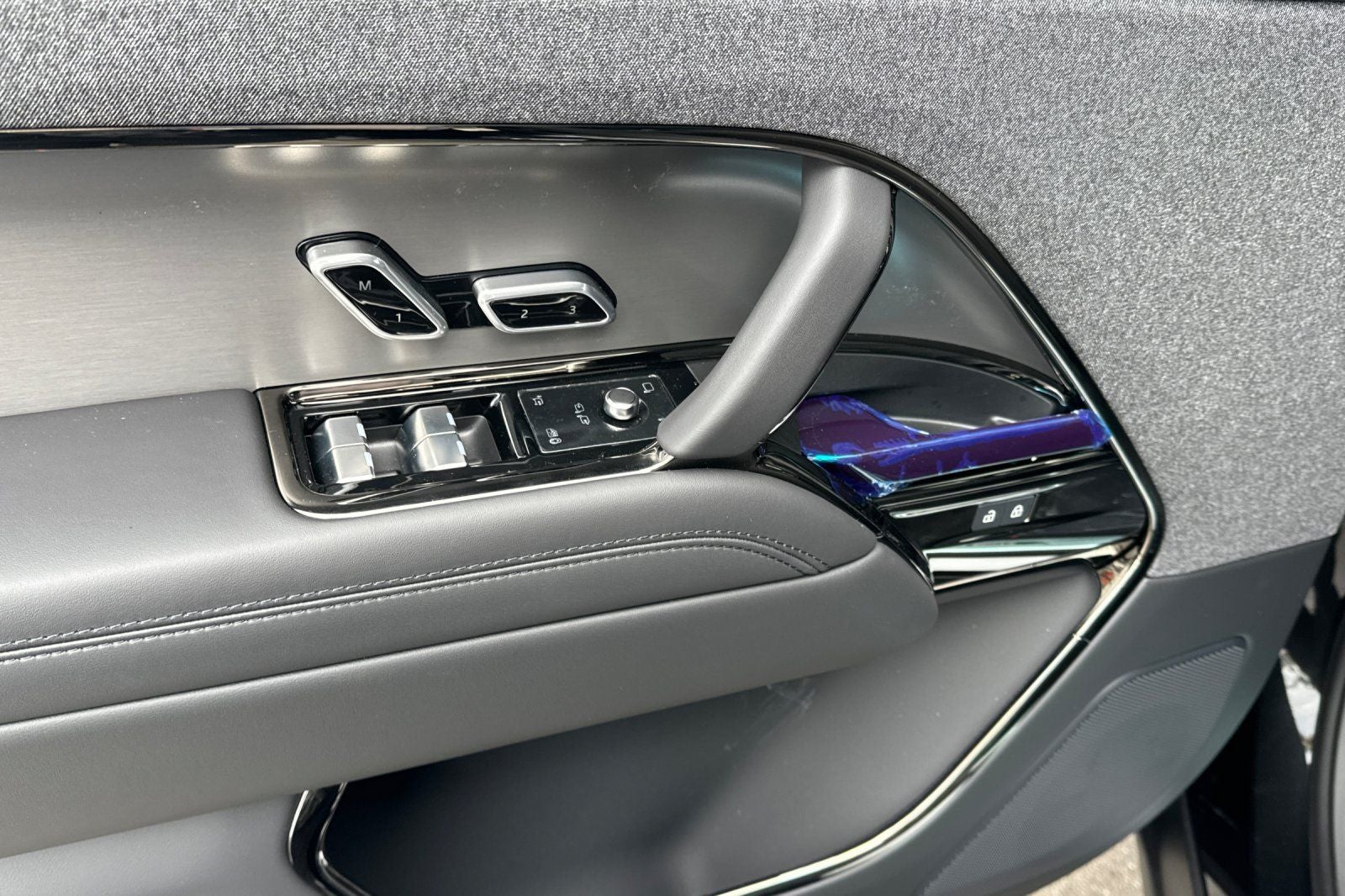 2026 Land Rover Range Rover Sport SE