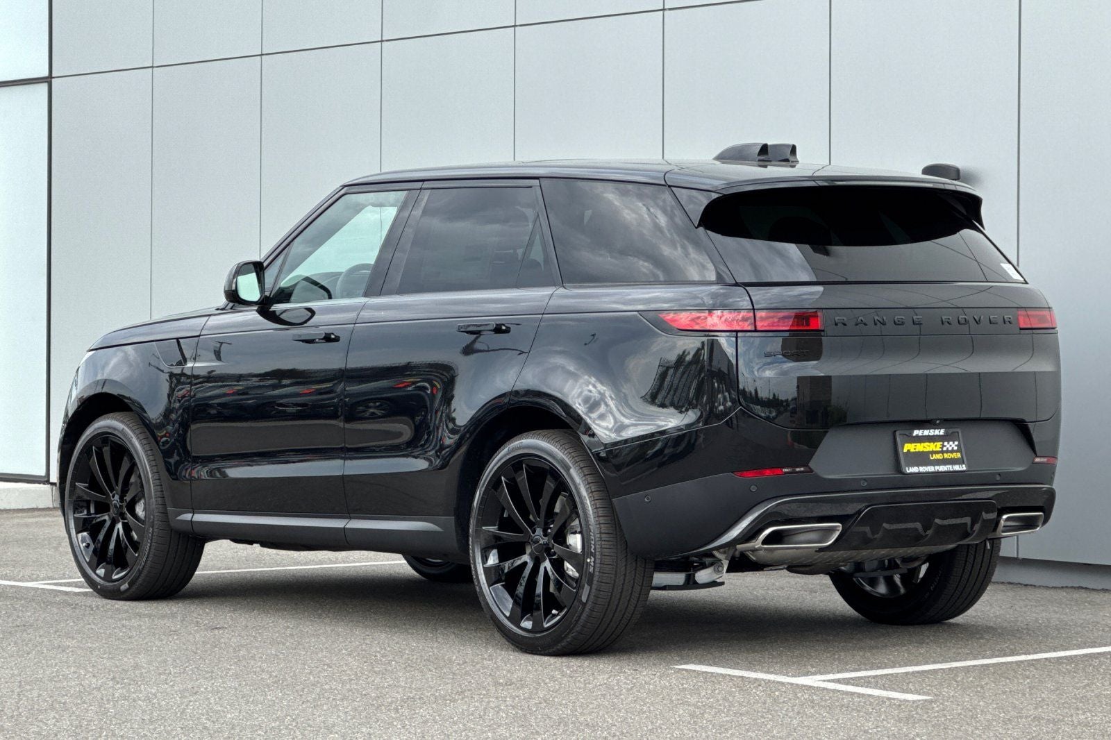 2026 Land Rover Range Rover Sport SE