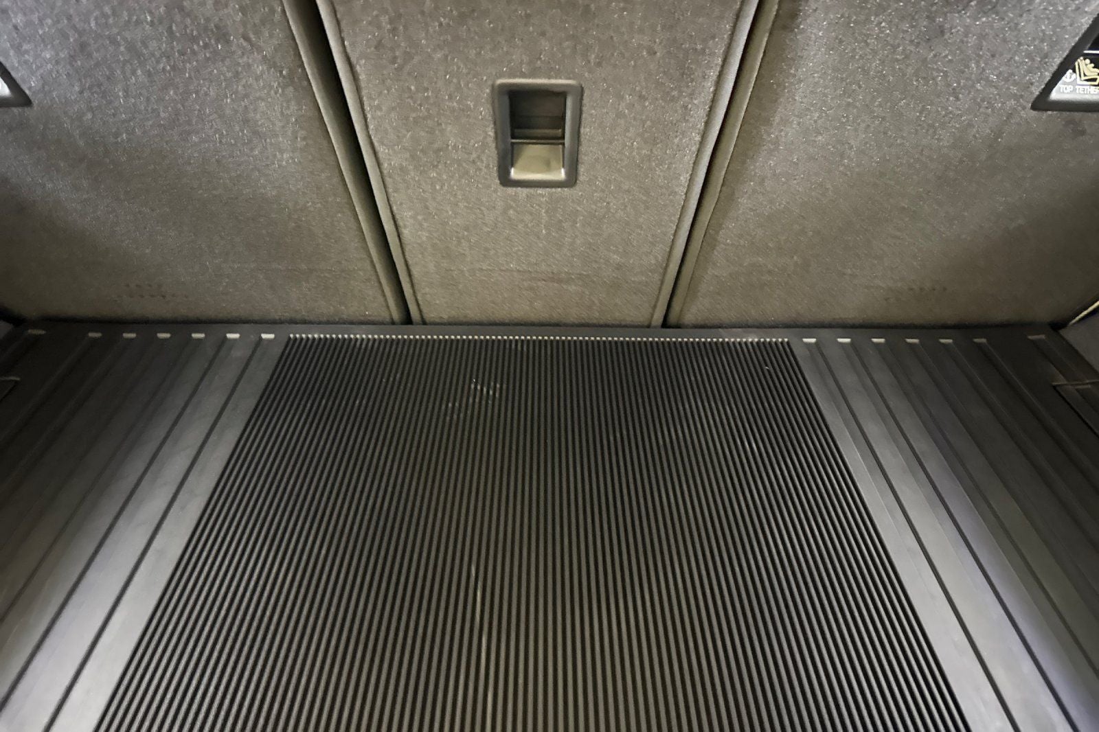 2026 Land Rover Range Rover Sport SE