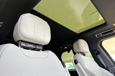 2026 Land Rover Range Rover Sport SE