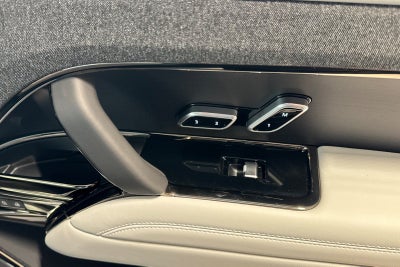 2026 Land Rover Range Rover Sport SE