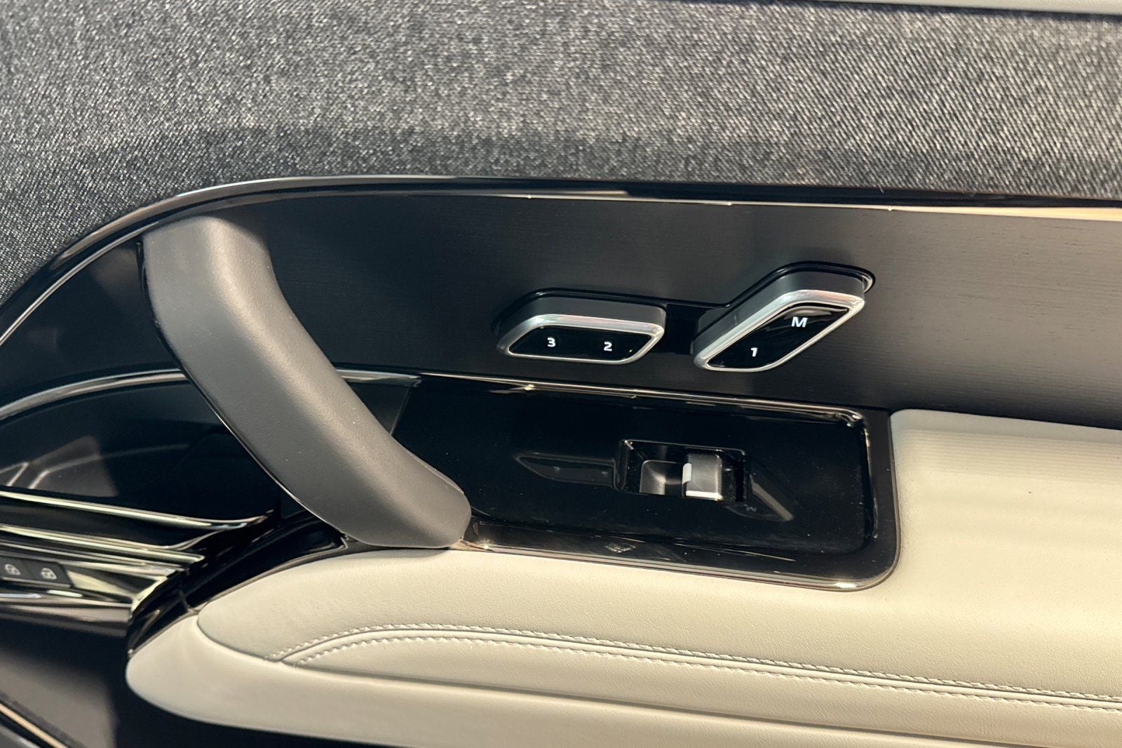 2026 Land Rover Range Rover Sport SE