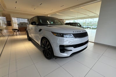 2026 Land Rover Range Rover Sport SE