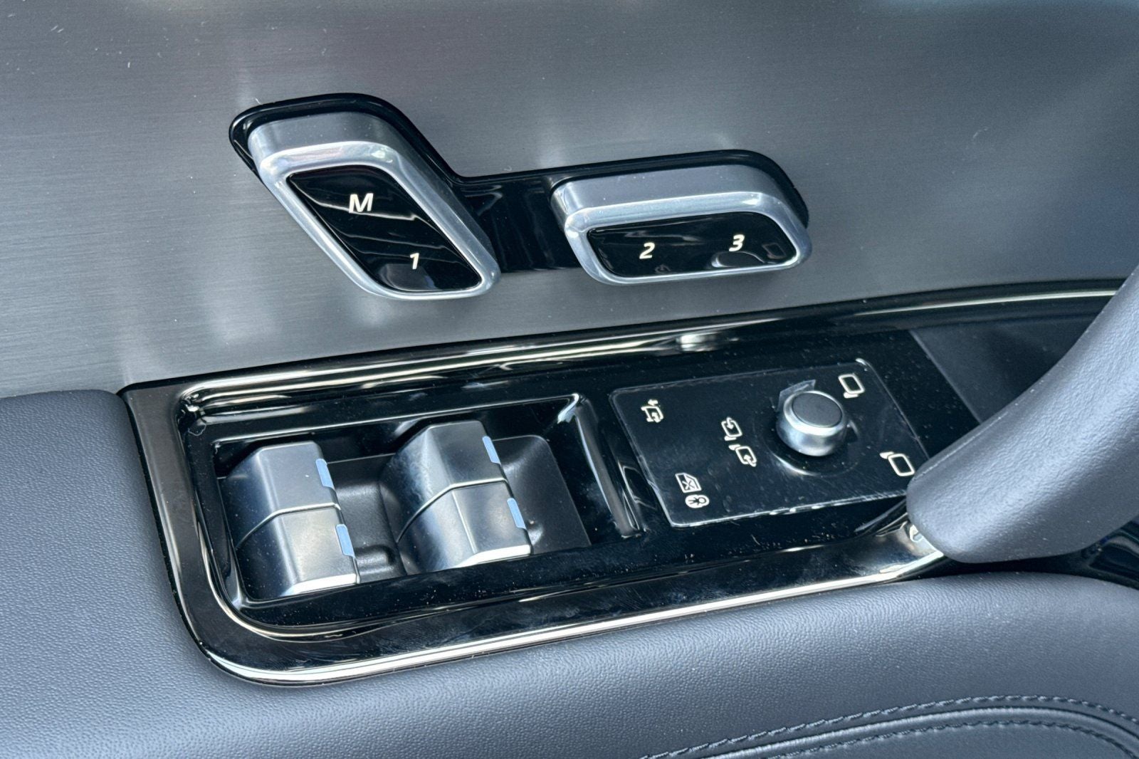 2026 Land Rover Range Rover Sport SE