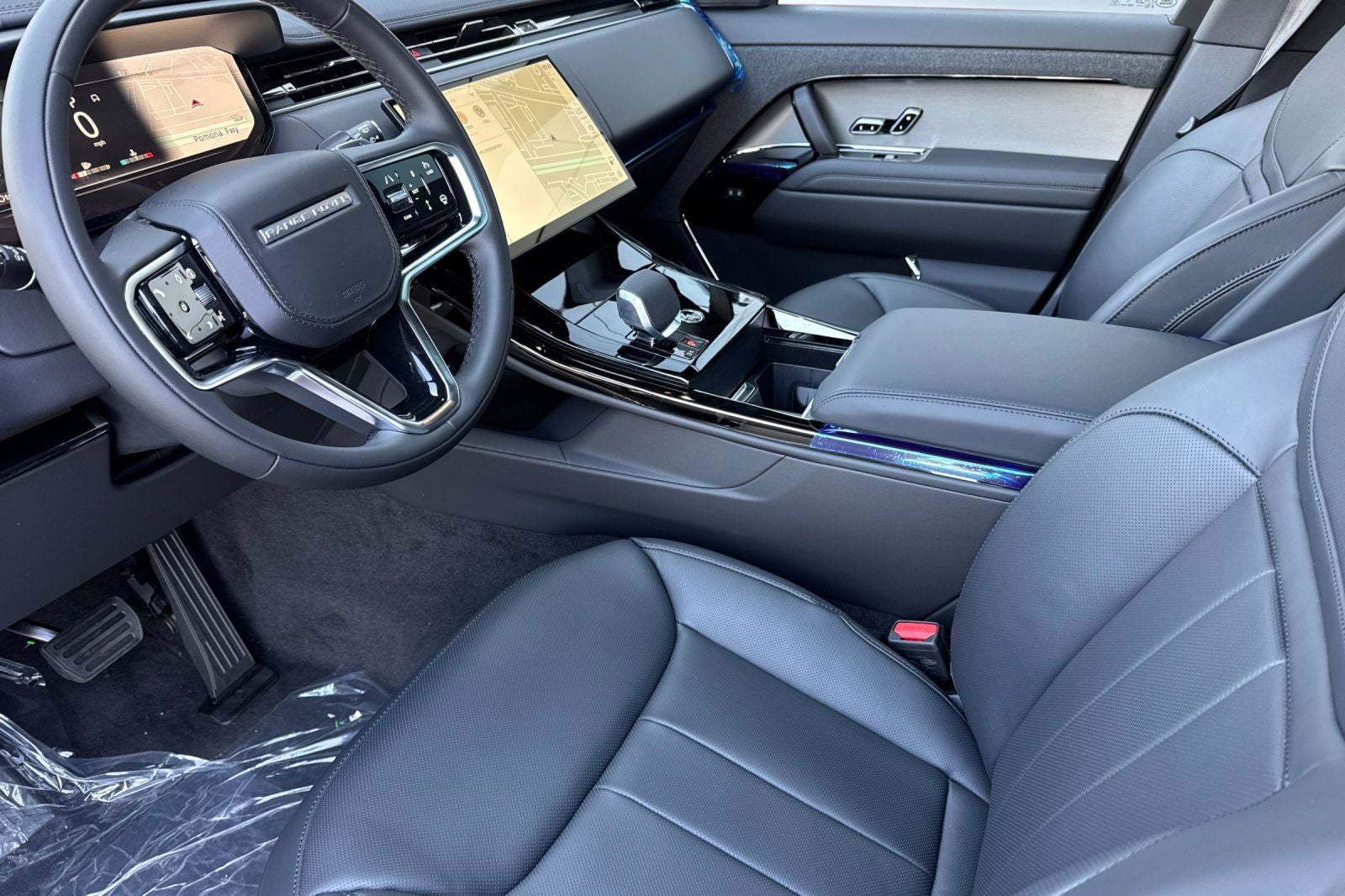 2026 Land Rover Range Rover Sport SE