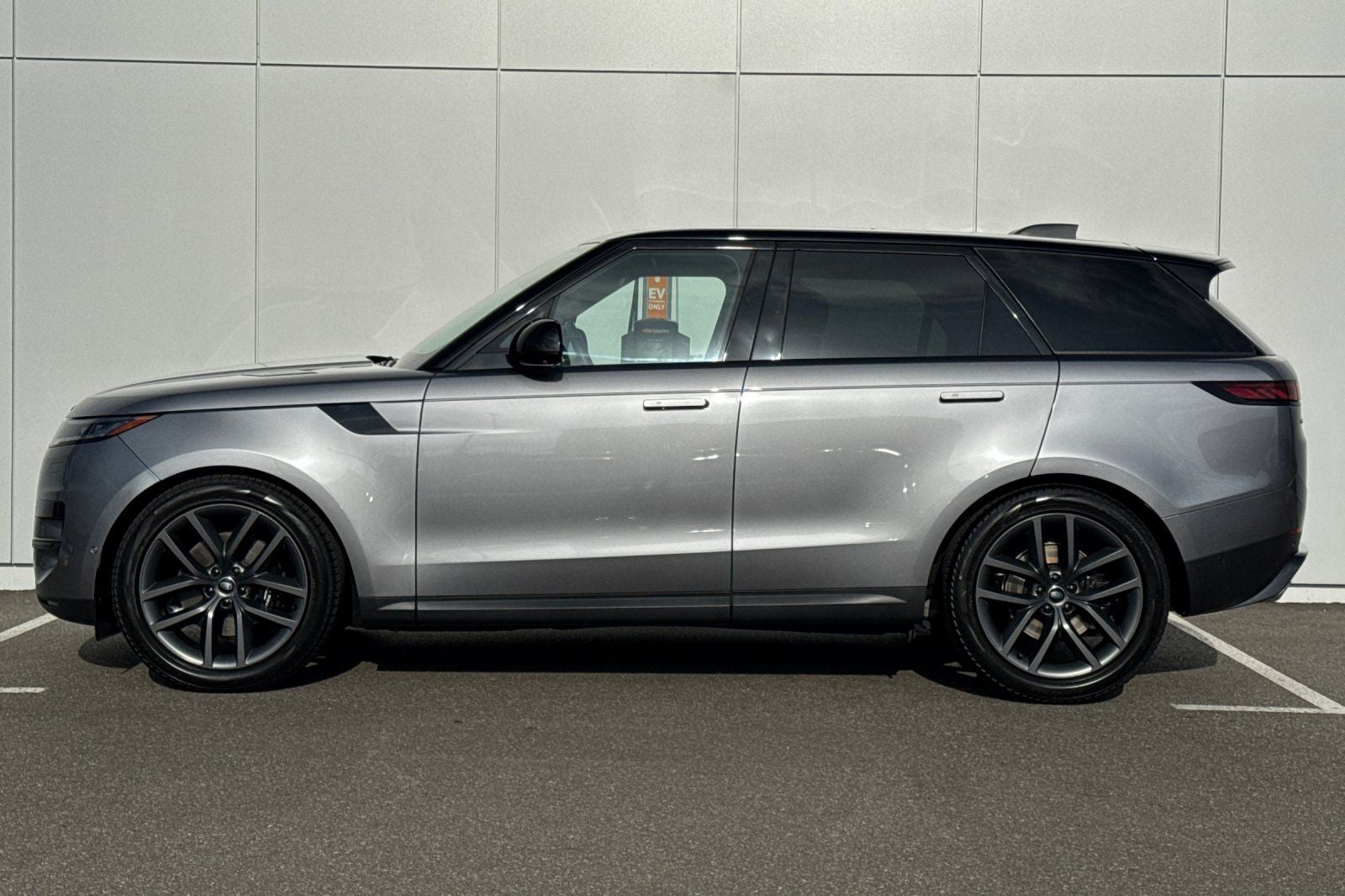 2024 Land Rover Range Rover Sport SE