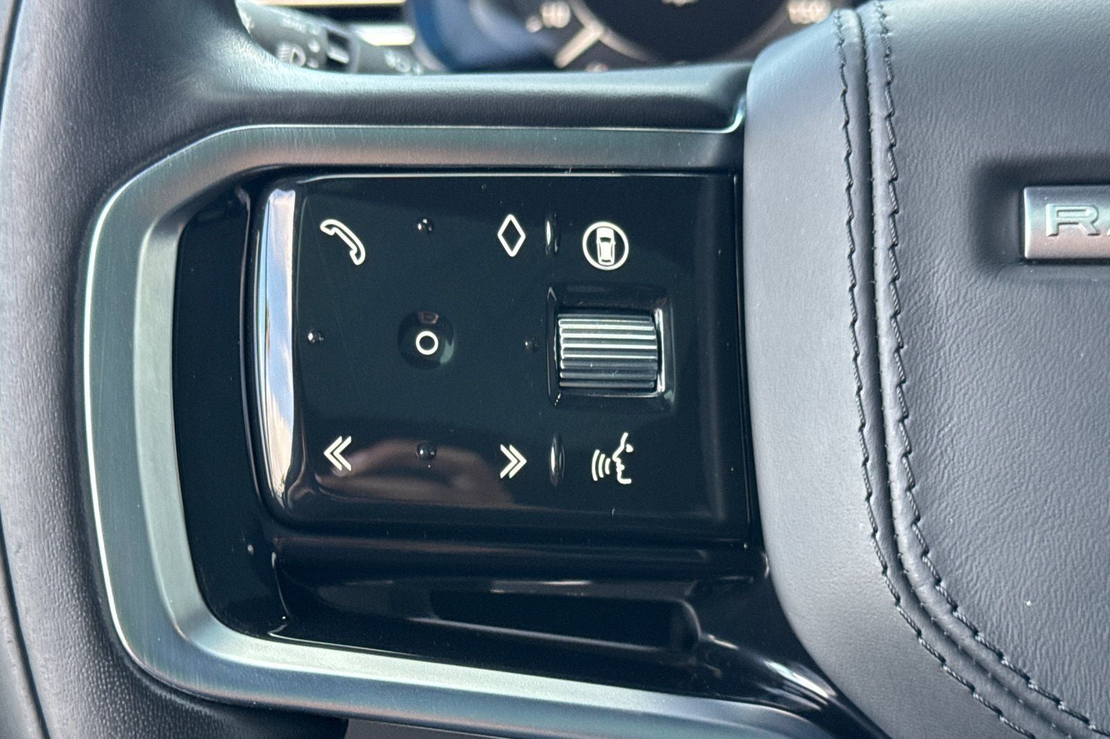 2024 Land Rover Range Rover Sport SE