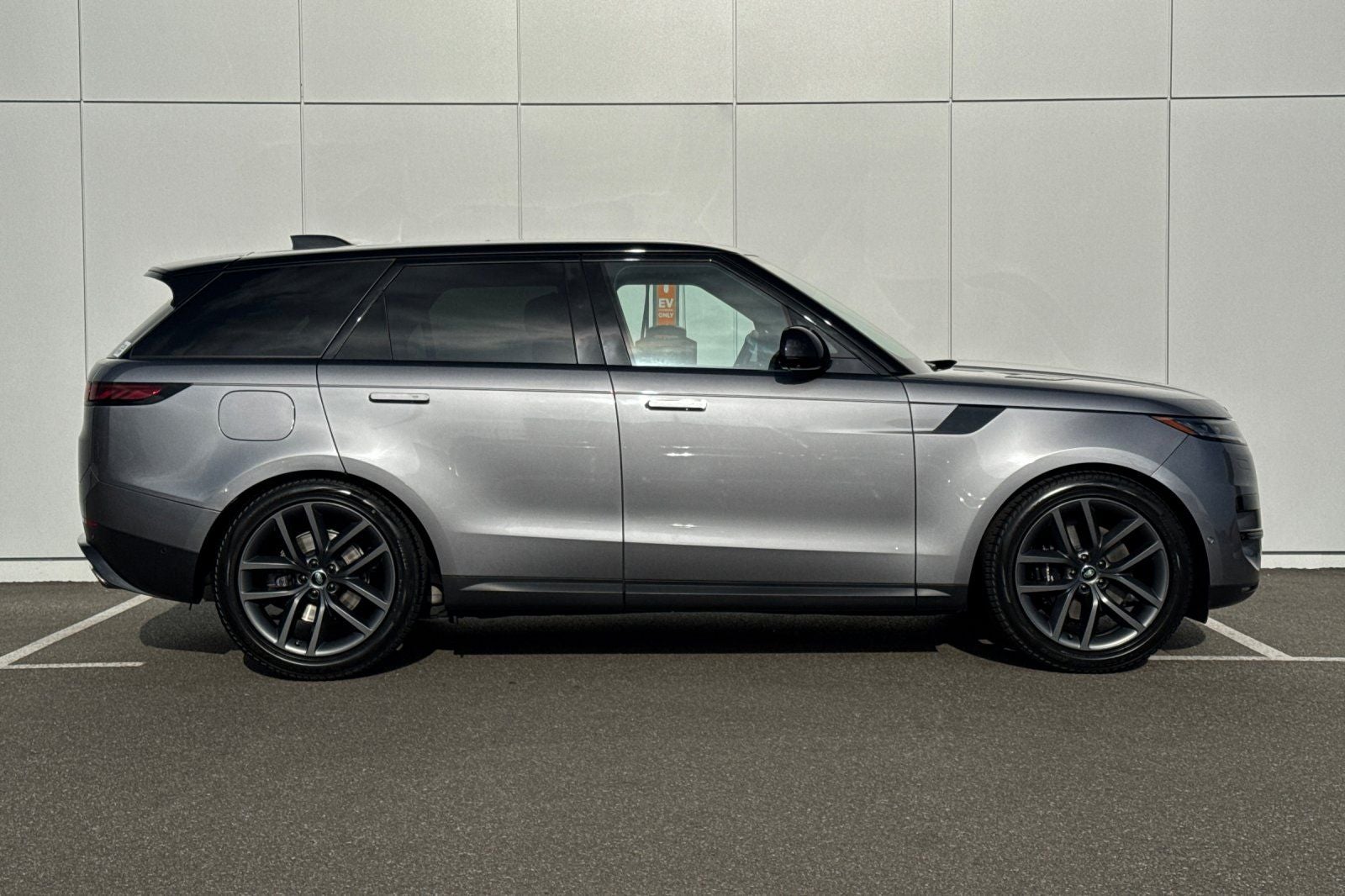 2024 Land Rover Range Rover Sport SE