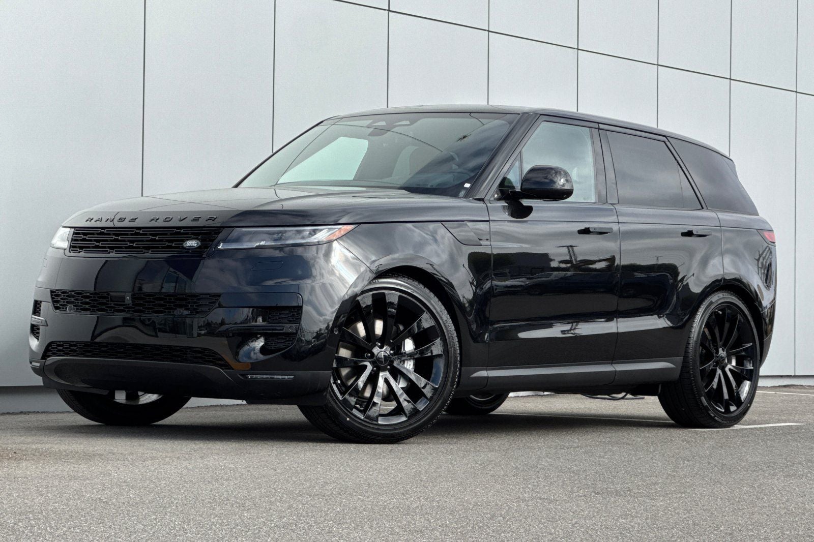 2026 Land Rover Range Rover Sport SE