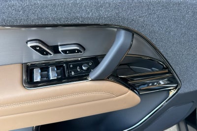 2026 Land Rover Range Rover Sport SE