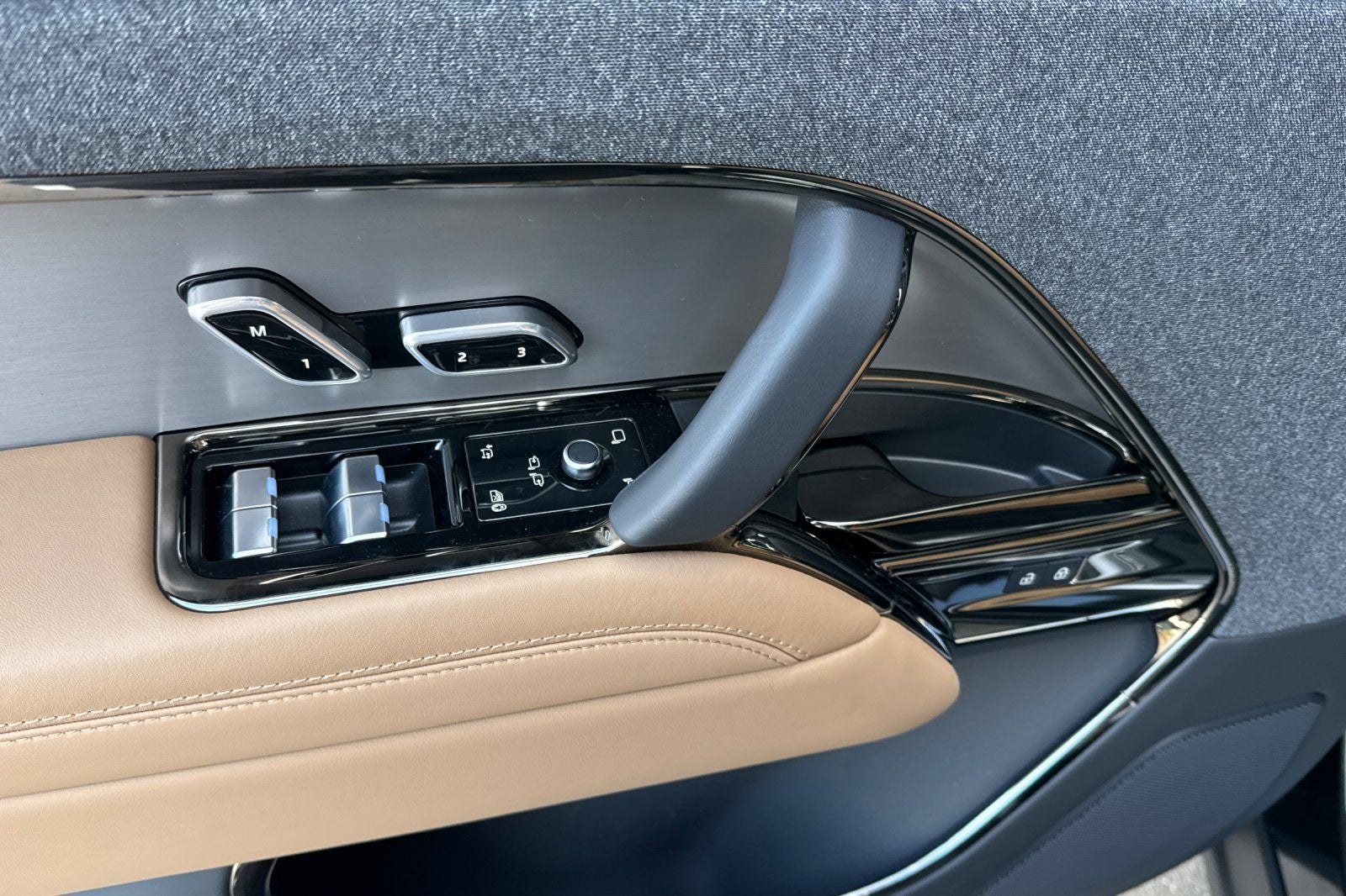 2026 Land Rover Range Rover Sport SE