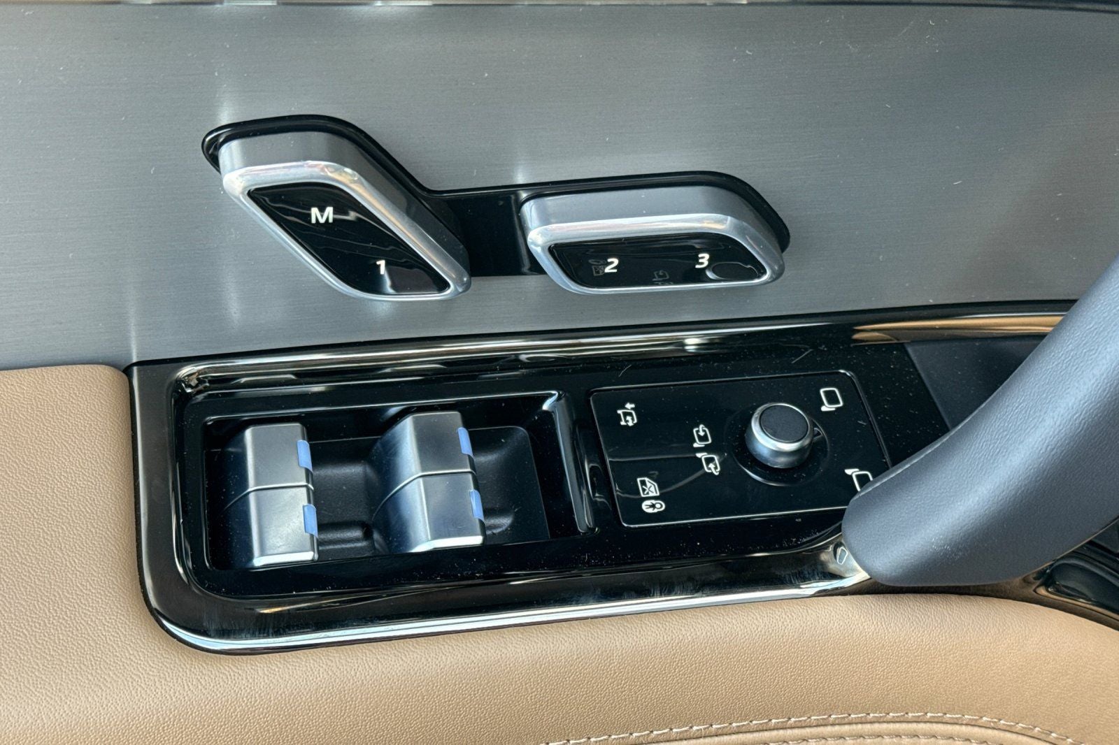 2026 Land Rover Range Rover Sport SE