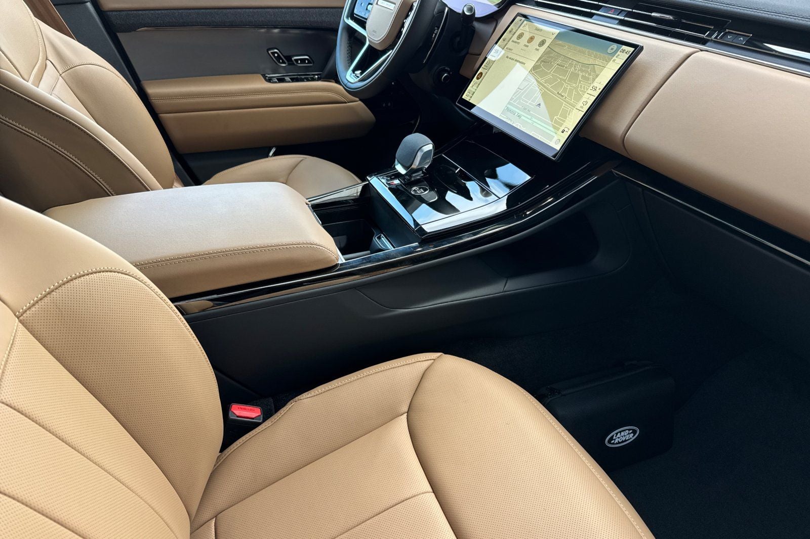 2026 Land Rover Range Rover Sport SE