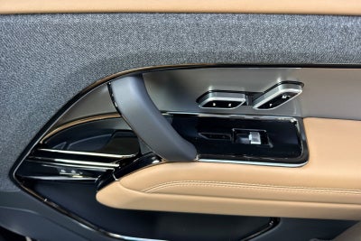 2026 Land Rover Range Rover Sport SE