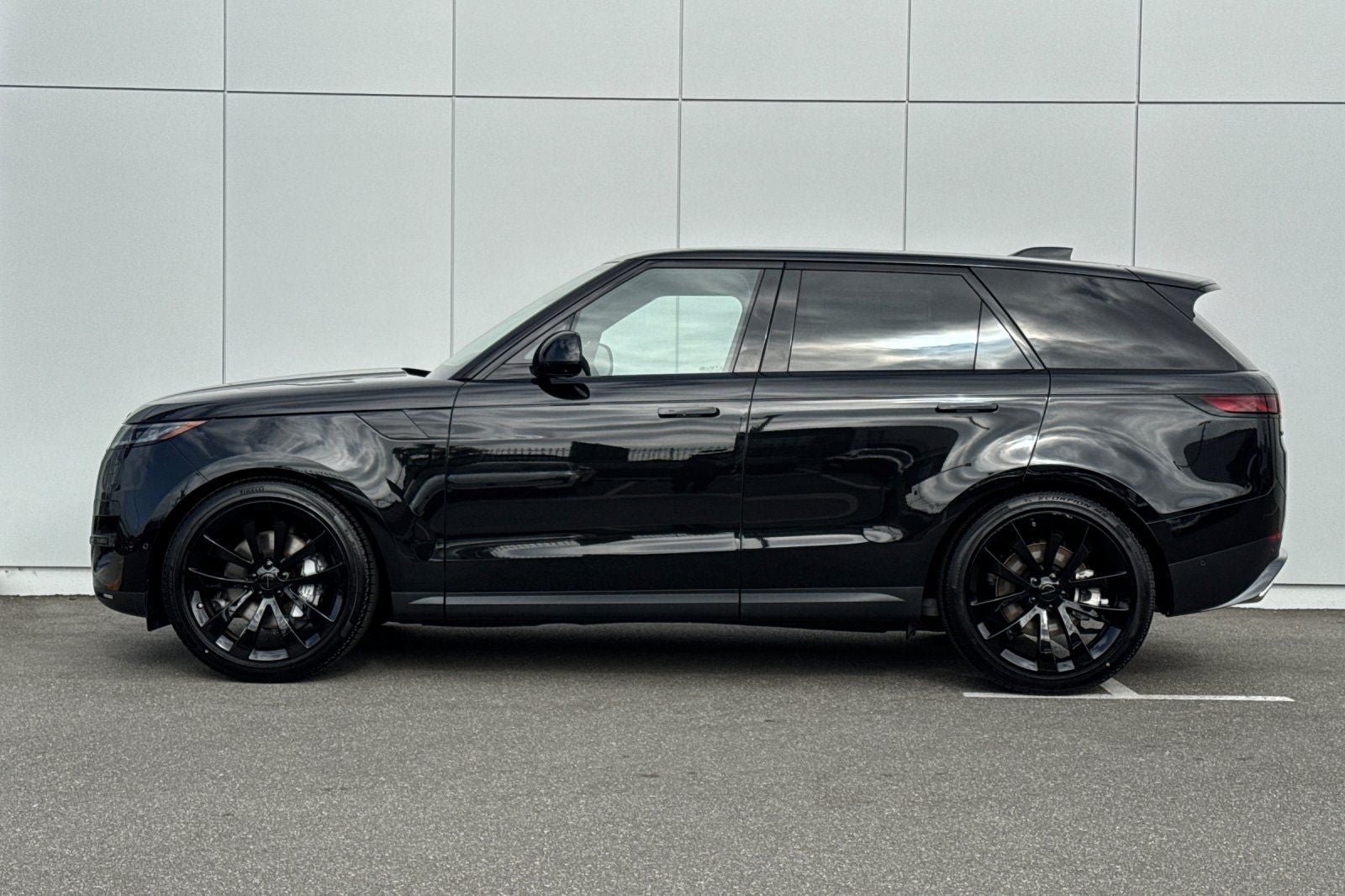 2026 Land Rover Range Rover Sport SE