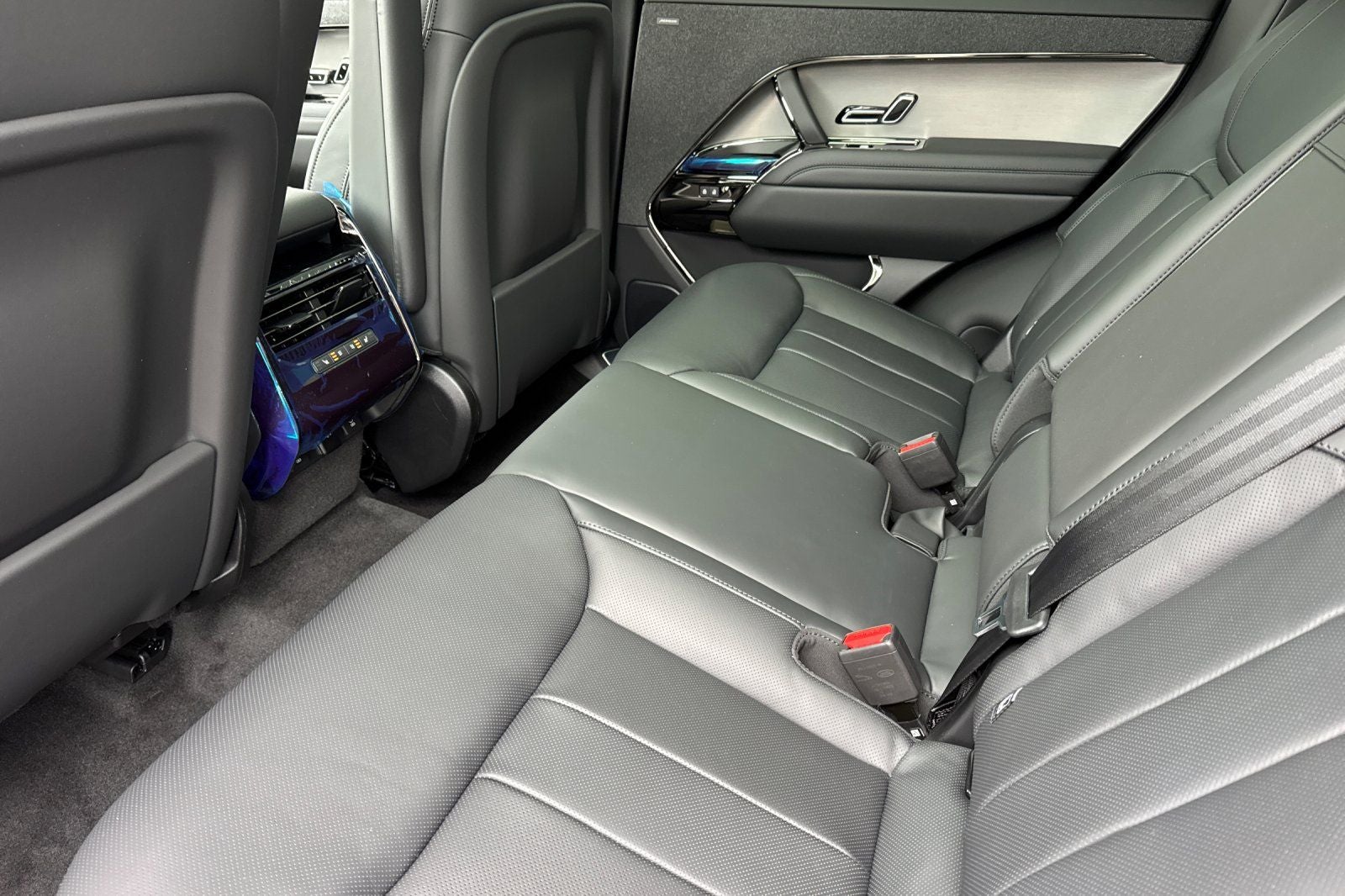 2026 Land Rover Range Rover Sport SE