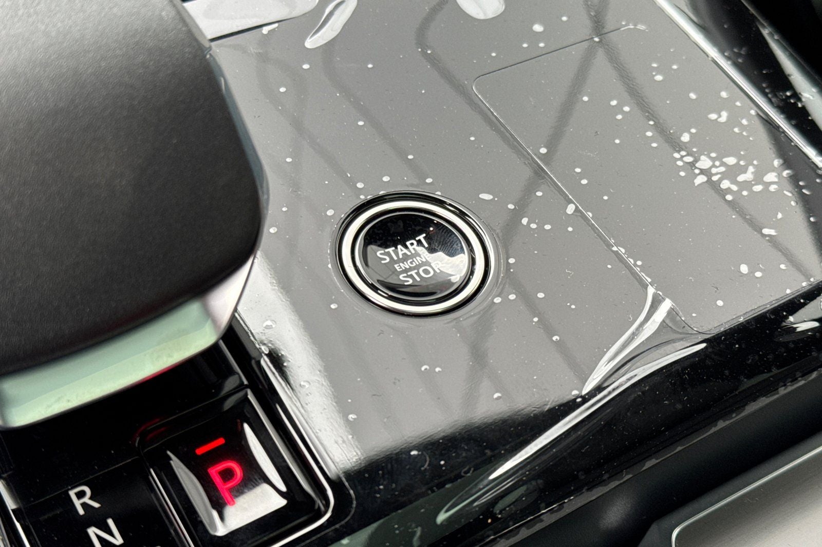 2026 Land Rover Range Rover Sport SE