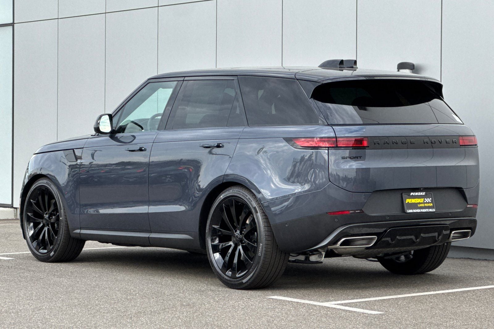 2026 Land Rover Range Rover Sport SE