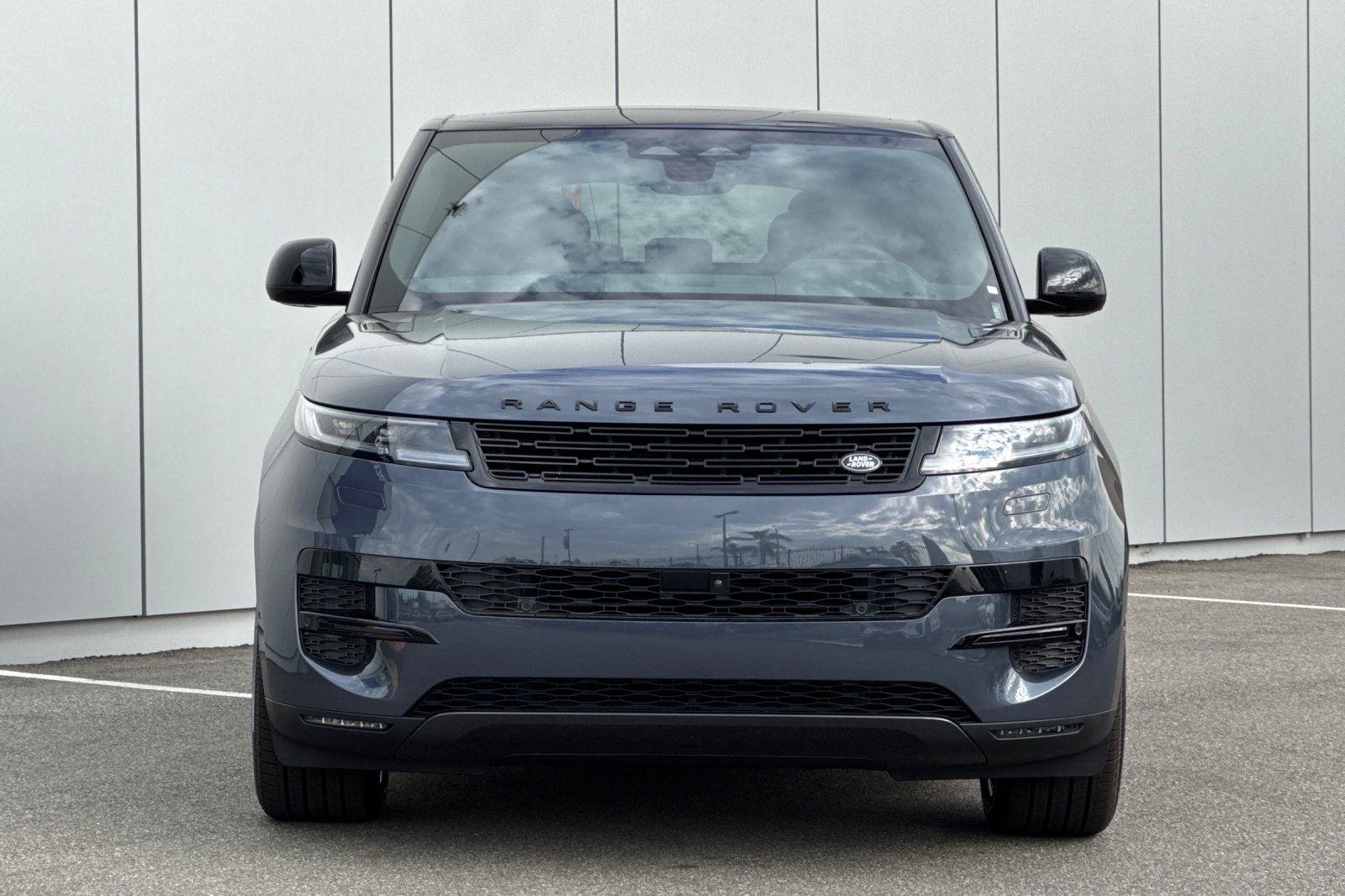 2026 Land Rover Range Rover Sport SE