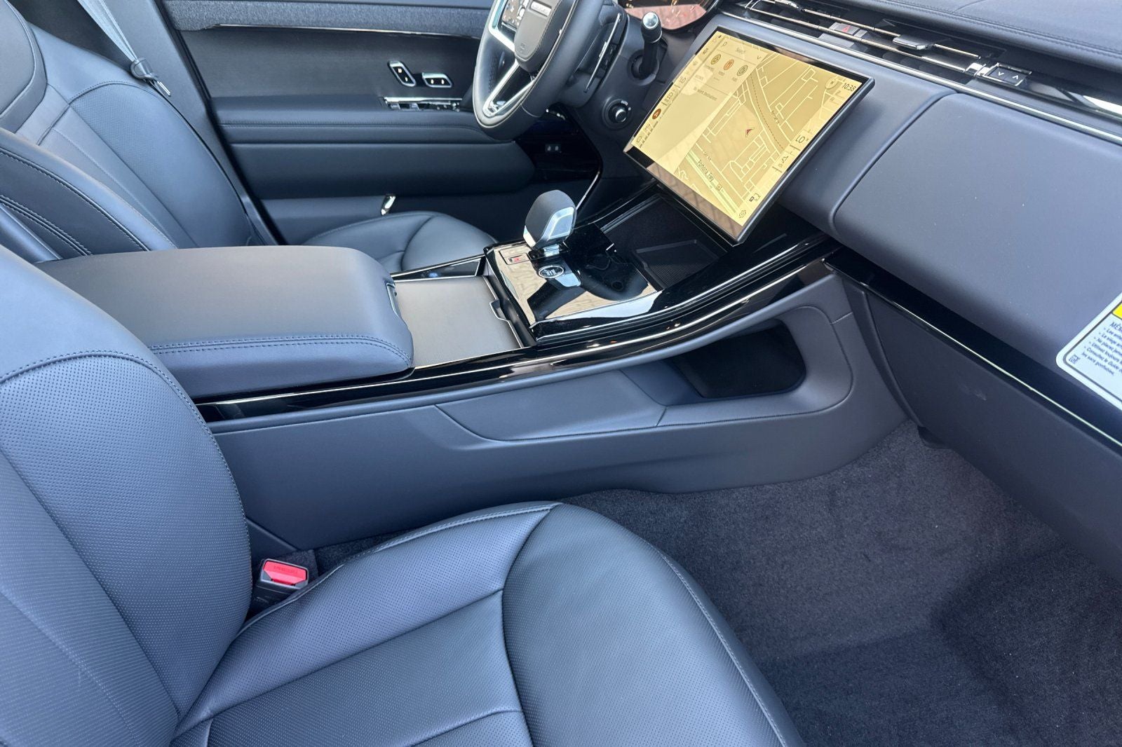 2026 Land Rover Range Rover Sport SE