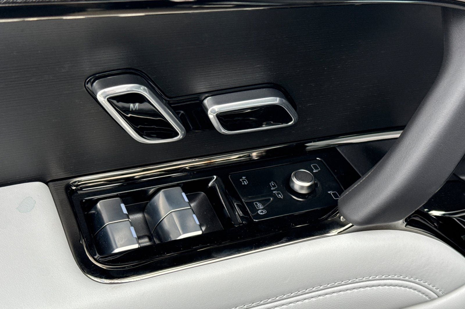 2026 Land Rover Range Rover Sport SE
