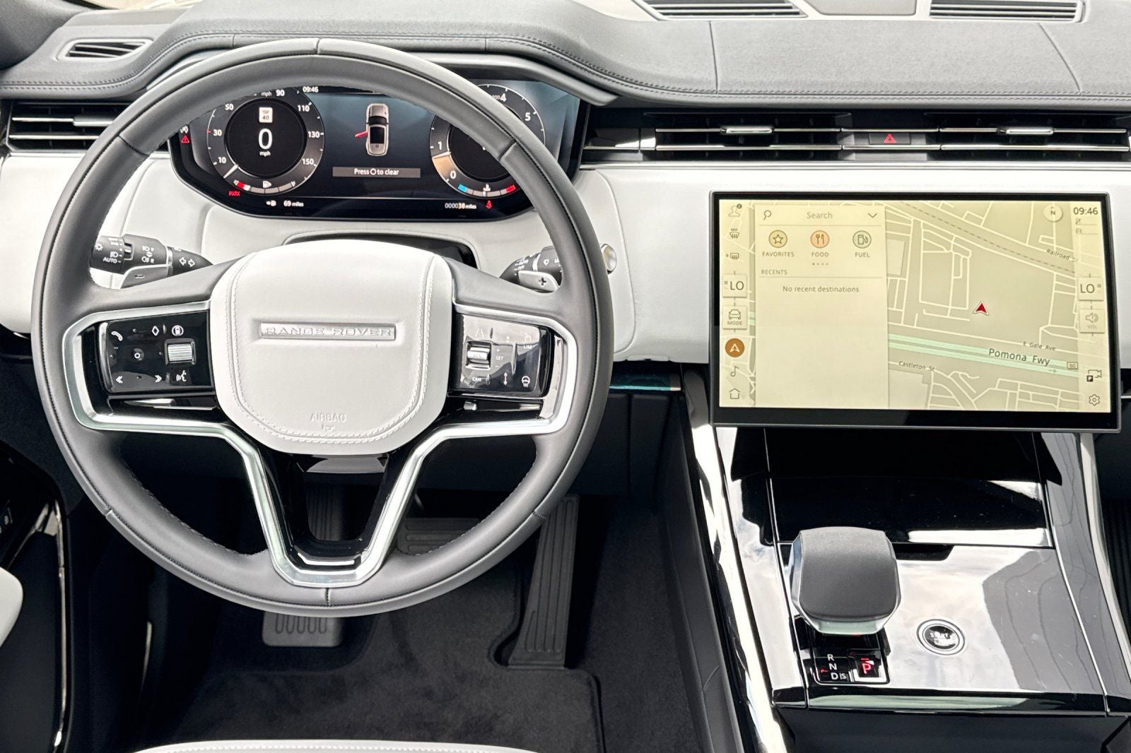 2026 Land Rover Range Rover Sport SE