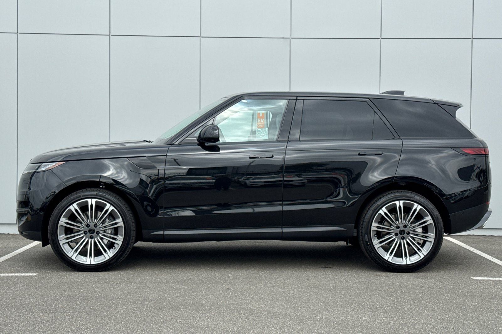 2026 Land Rover Range Rover Sport SE