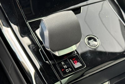 2026 Land Rover Range Rover Sport SE