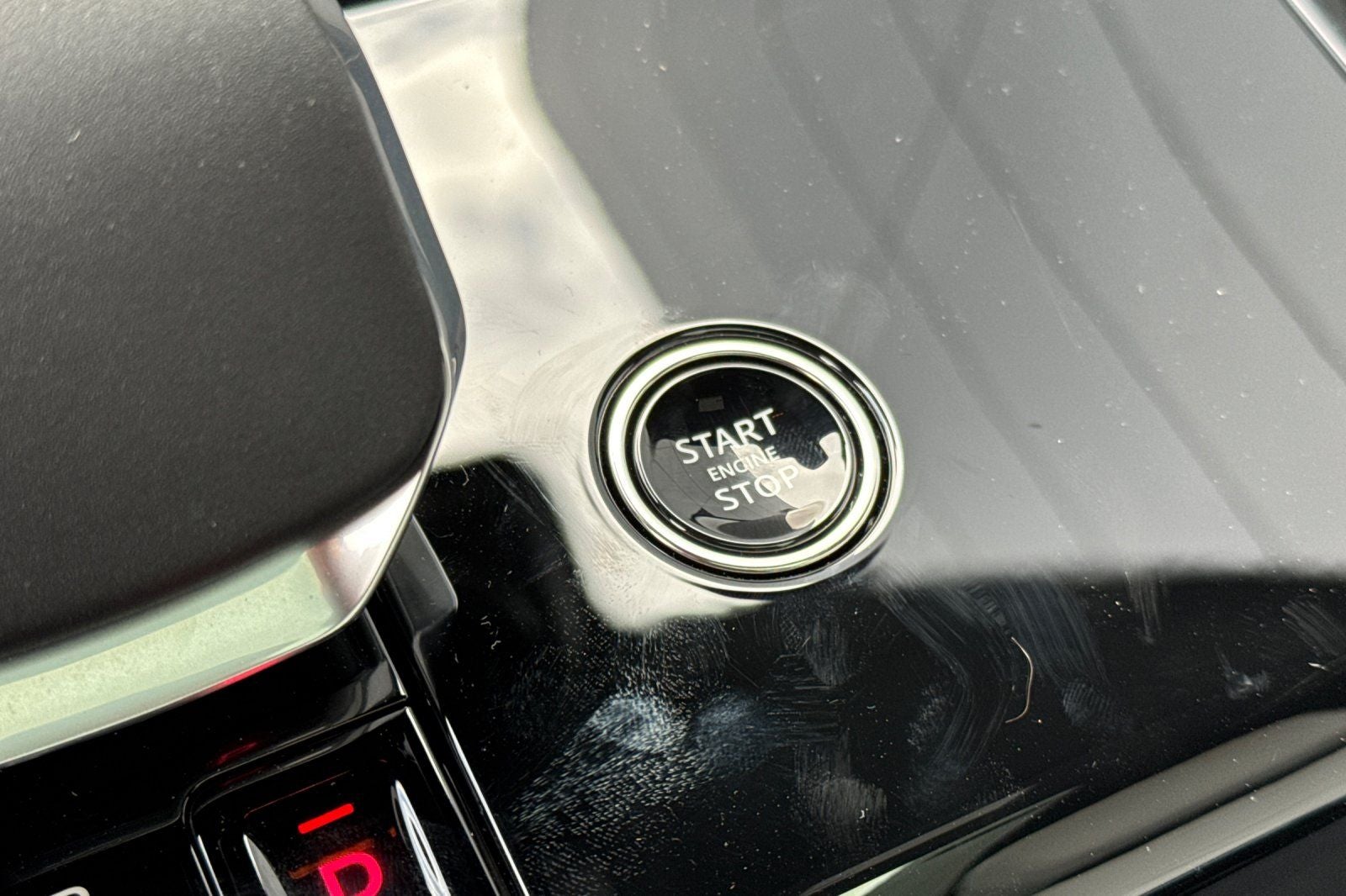2026 Land Rover Range Rover Sport SE
