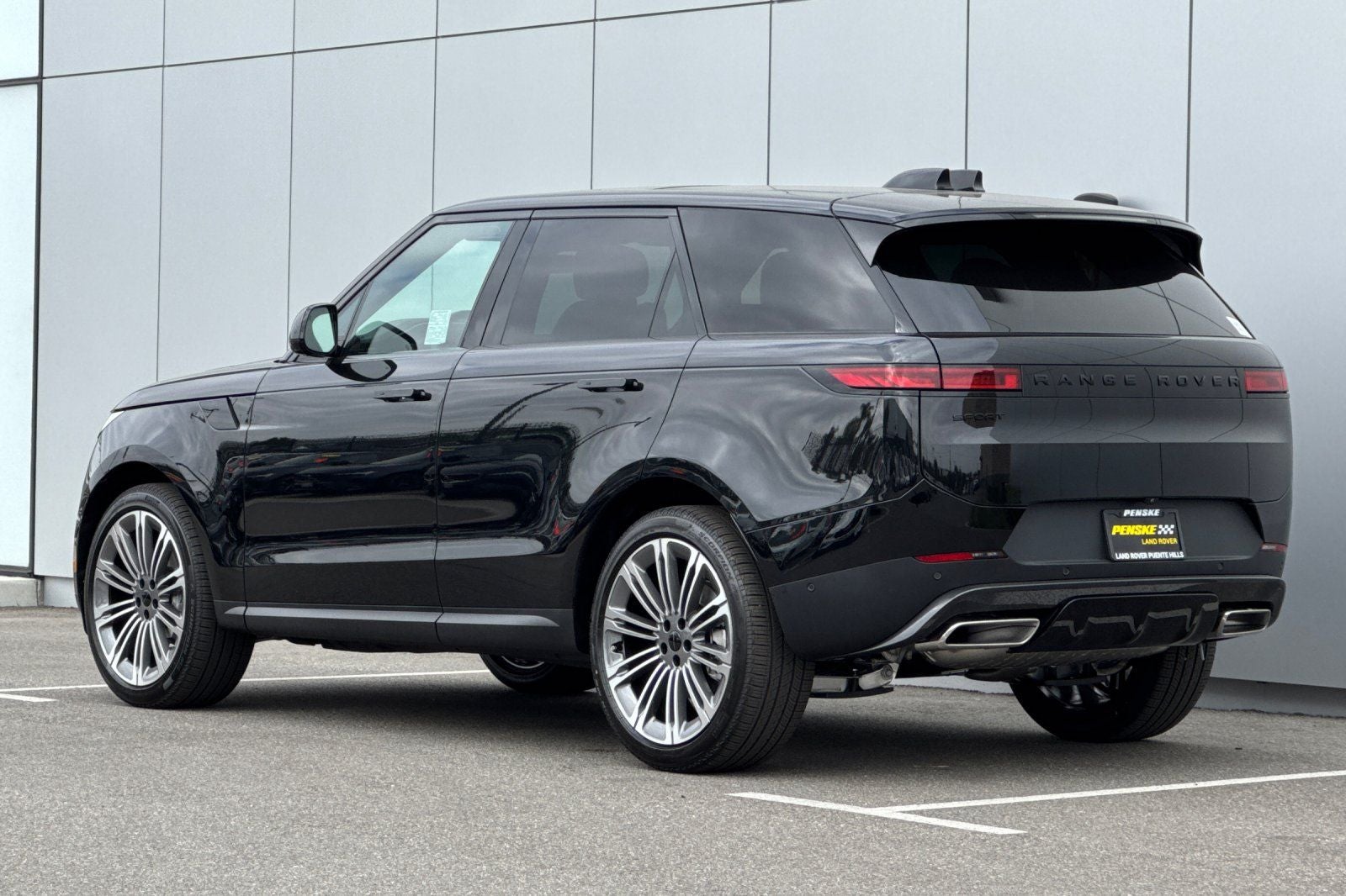2026 Land Rover Range Rover Sport SE