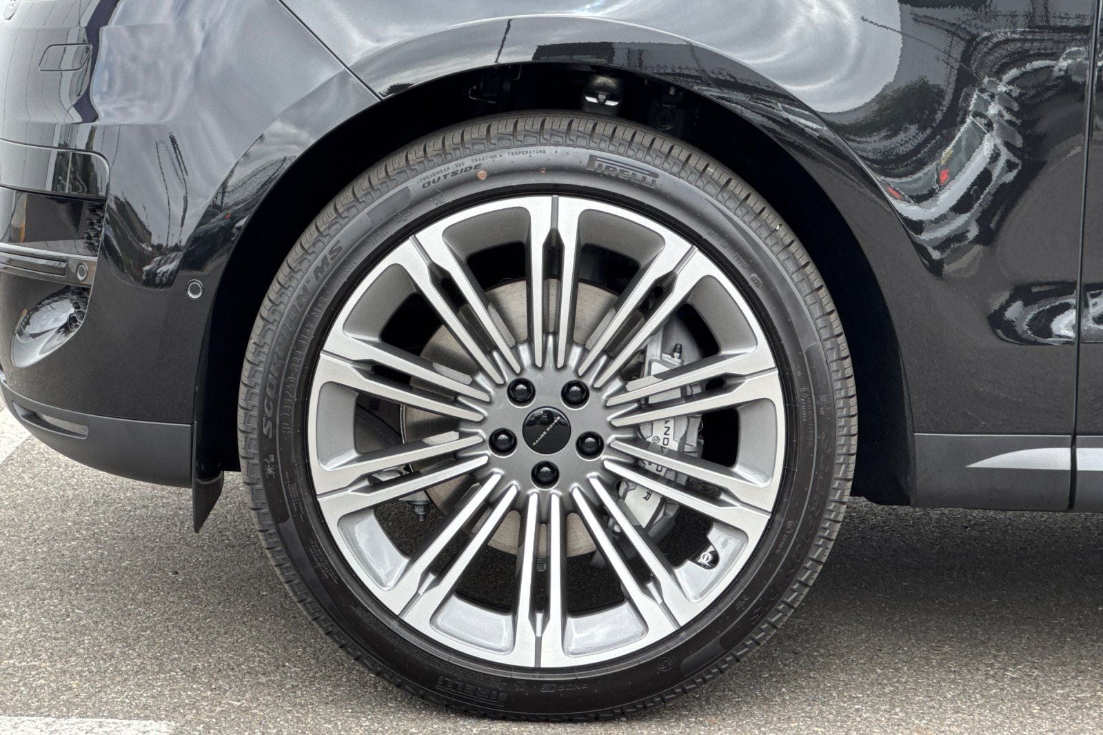 2026 Land Rover Range Rover Sport SE