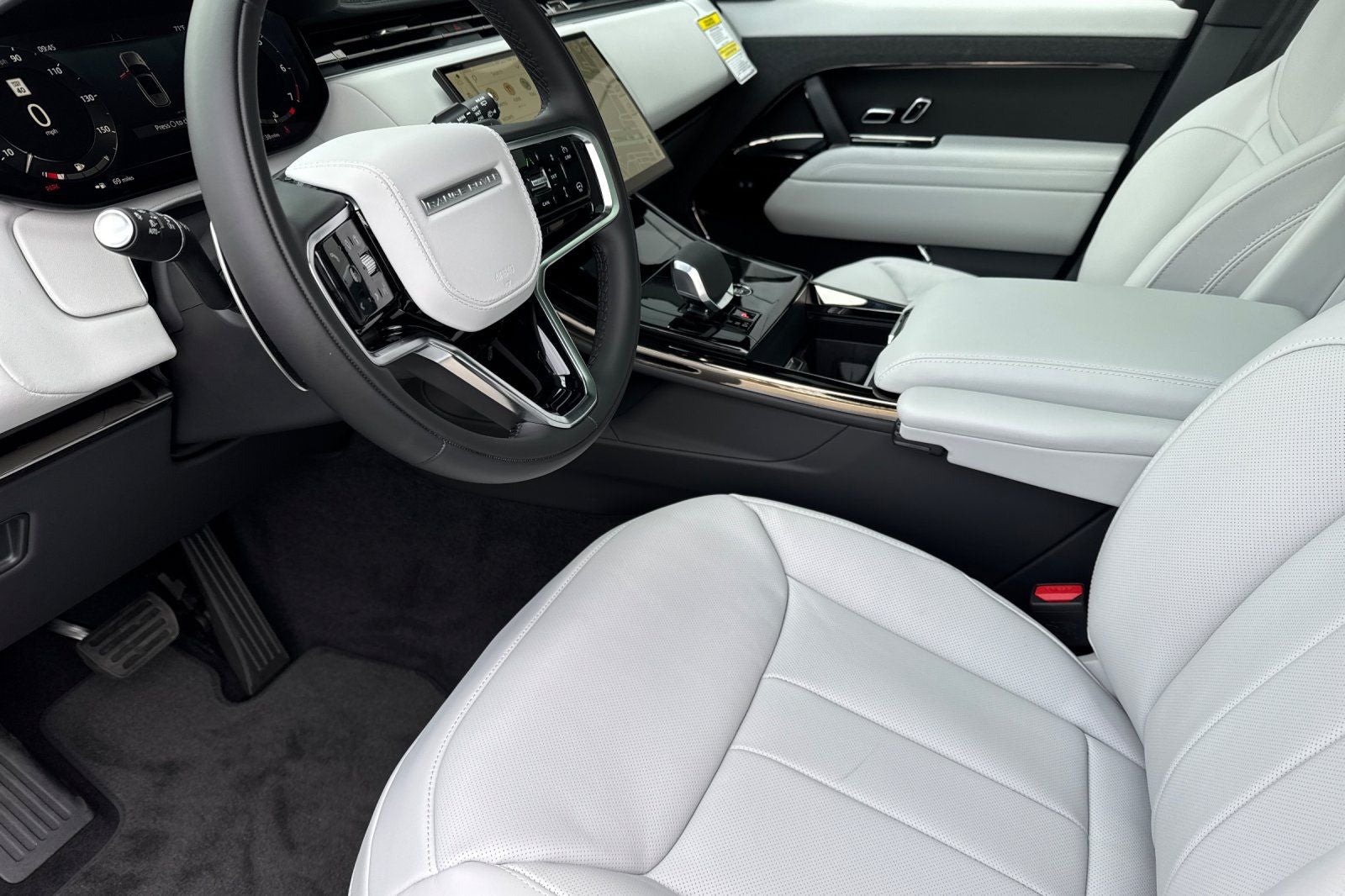 2026 Land Rover Range Rover Sport SE