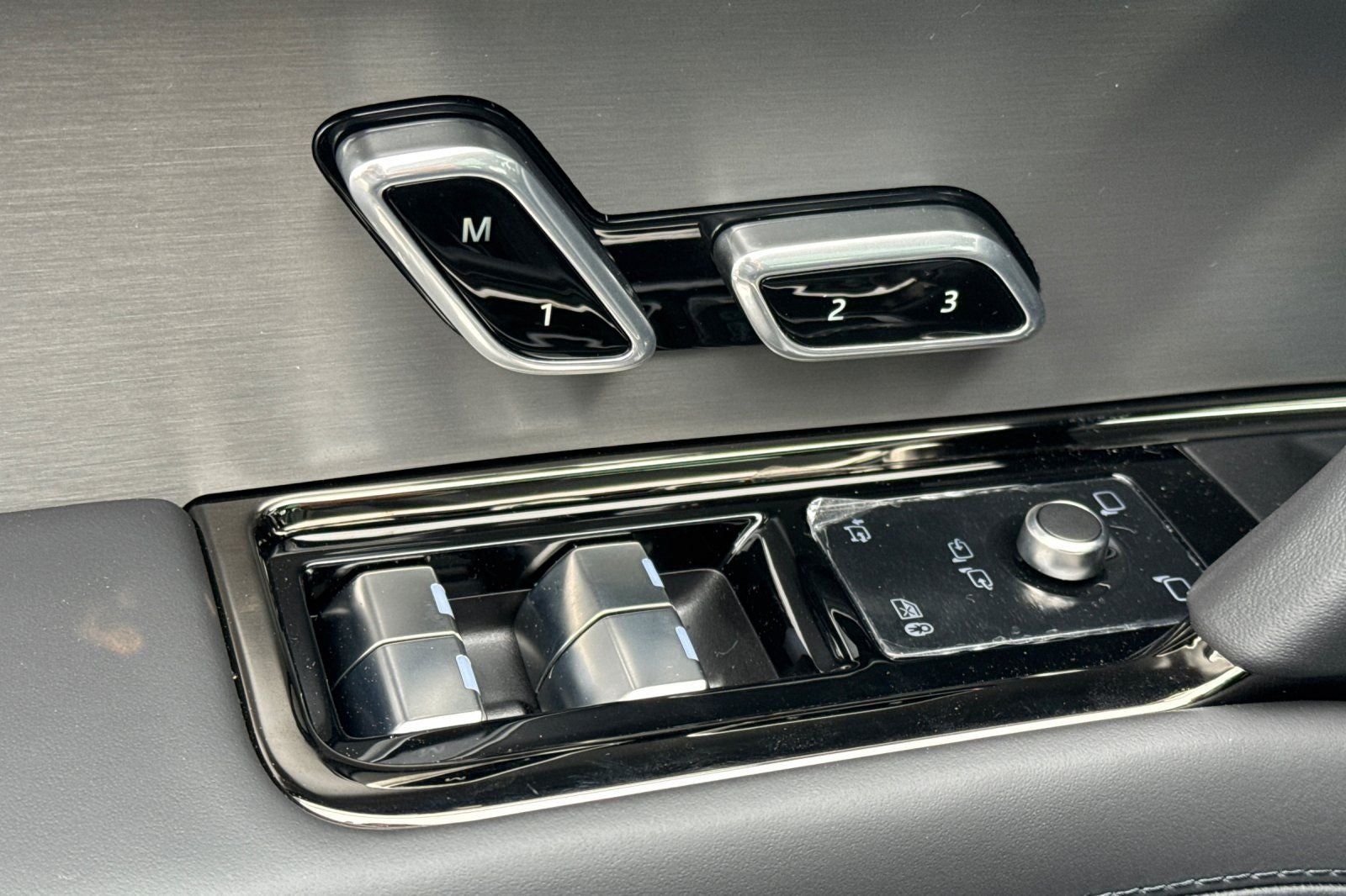2026 Land Rover Range Rover Sport SE