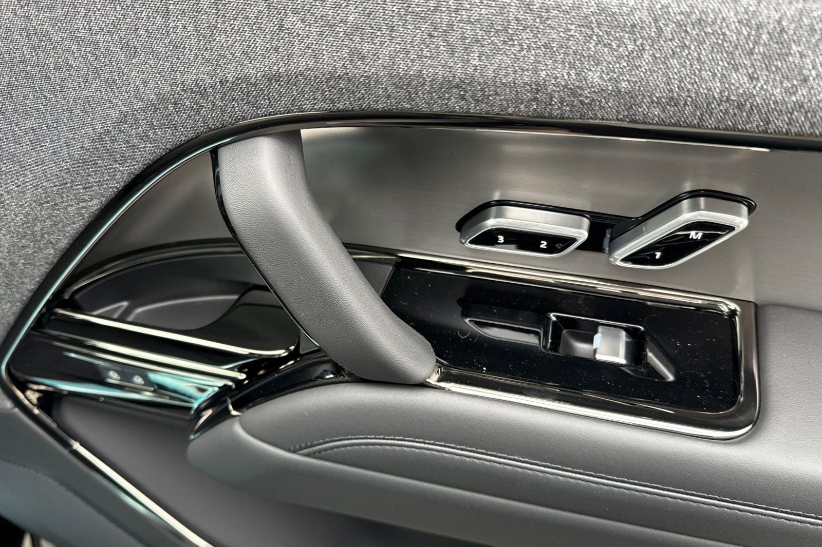2026 Land Rover Range Rover Sport SE