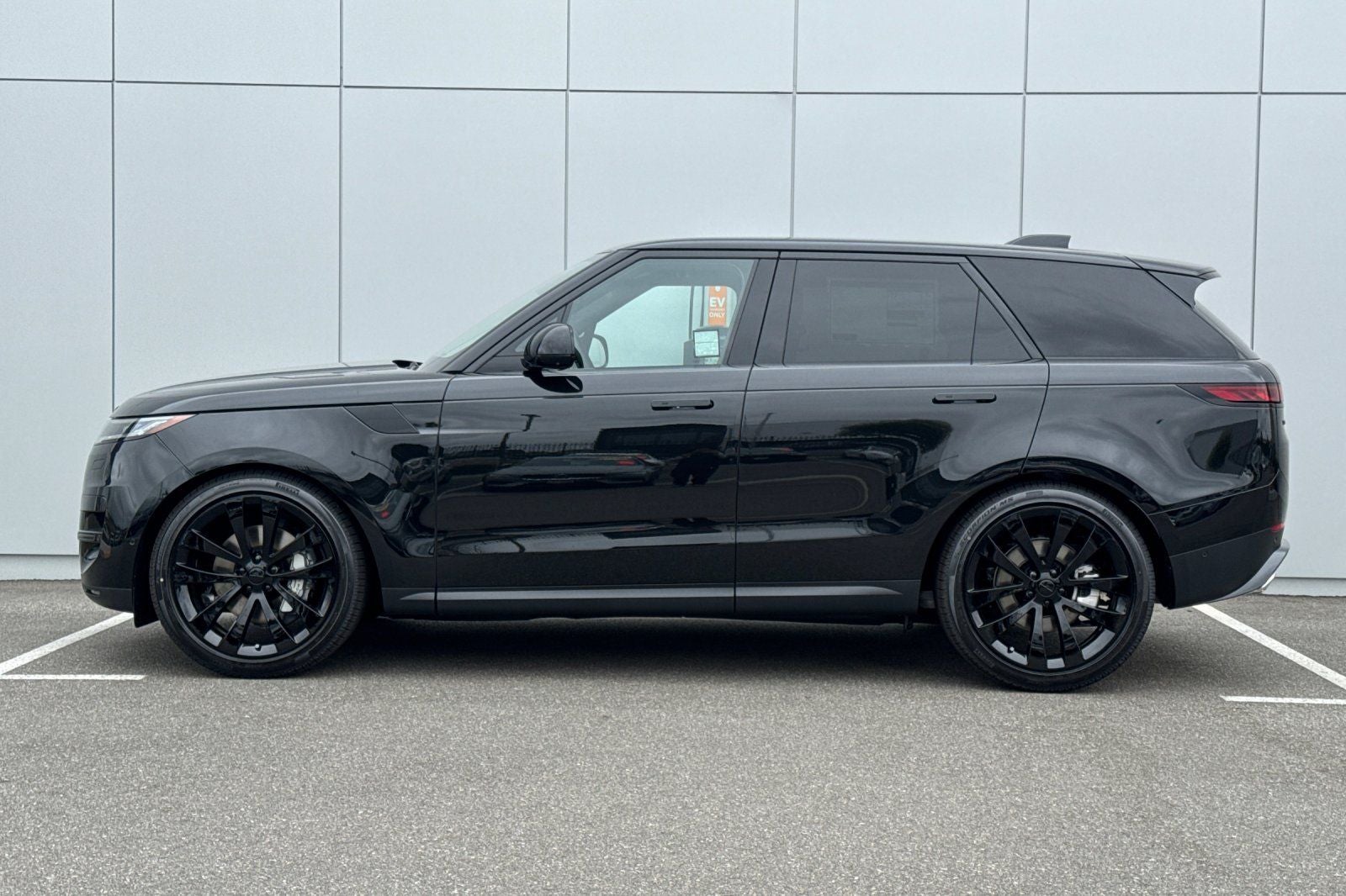 2026 Land Rover Range Rover Sport SE
