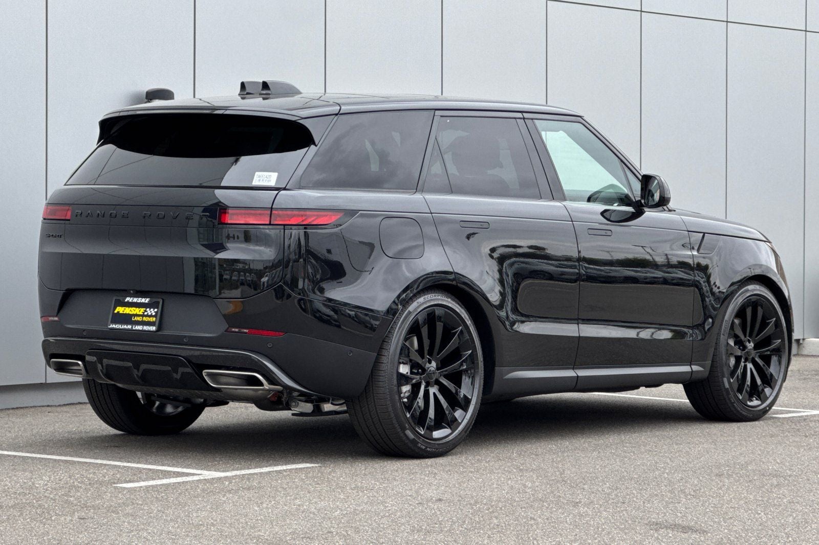 2026 Land Rover Range Rover Sport SE
