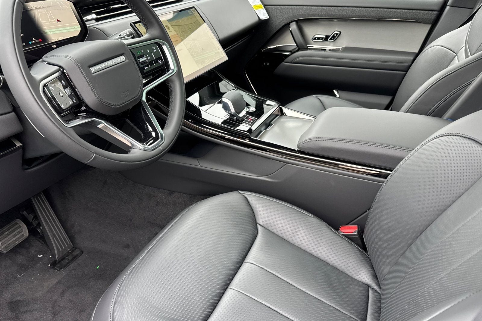 2026 Land Rover Range Rover Sport SE