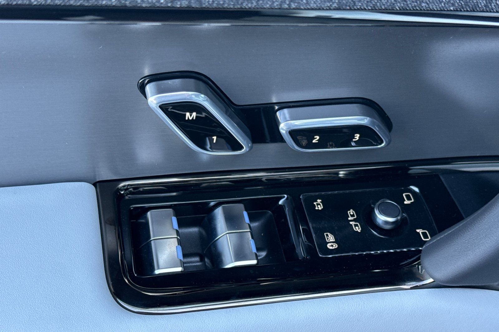 2026 Land Rover Range Rover Sport SE