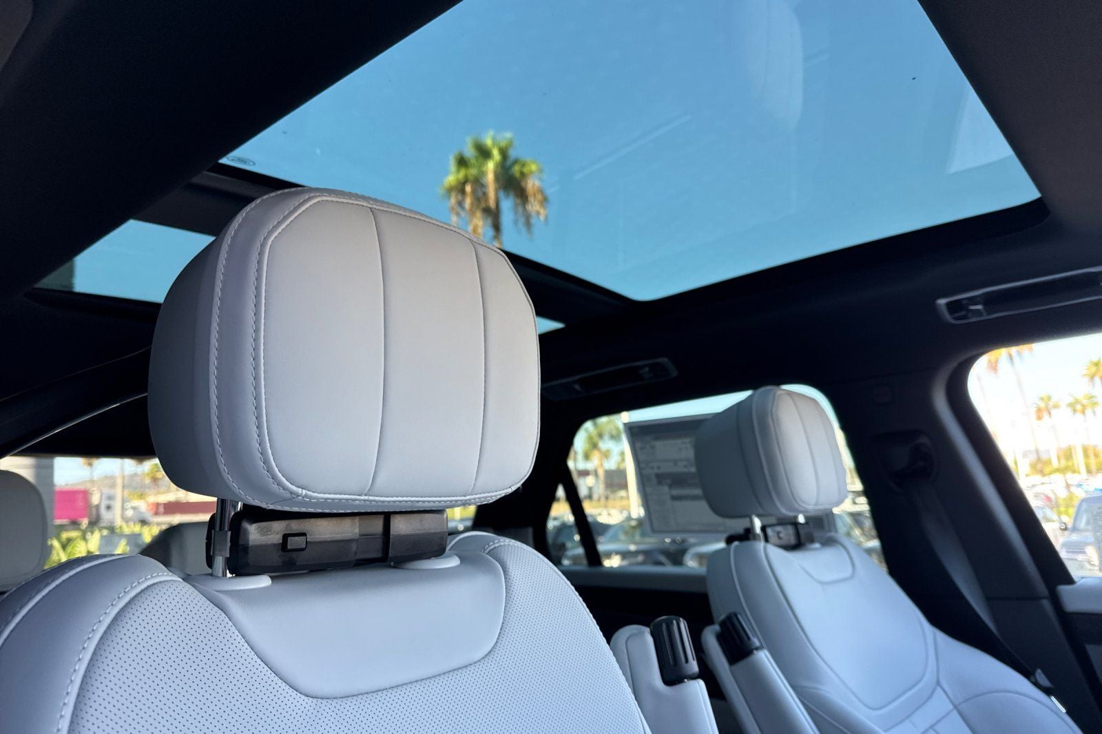 2026 Land Rover Range Rover Sport SE