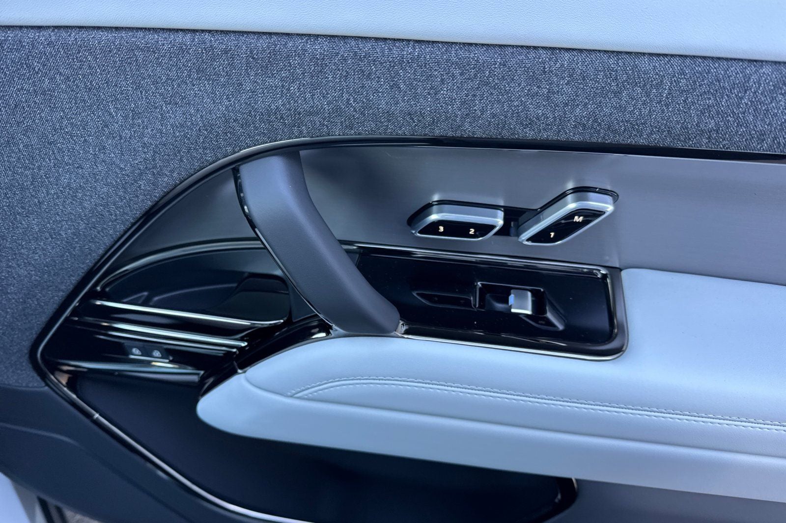 2026 Land Rover Range Rover Sport SE