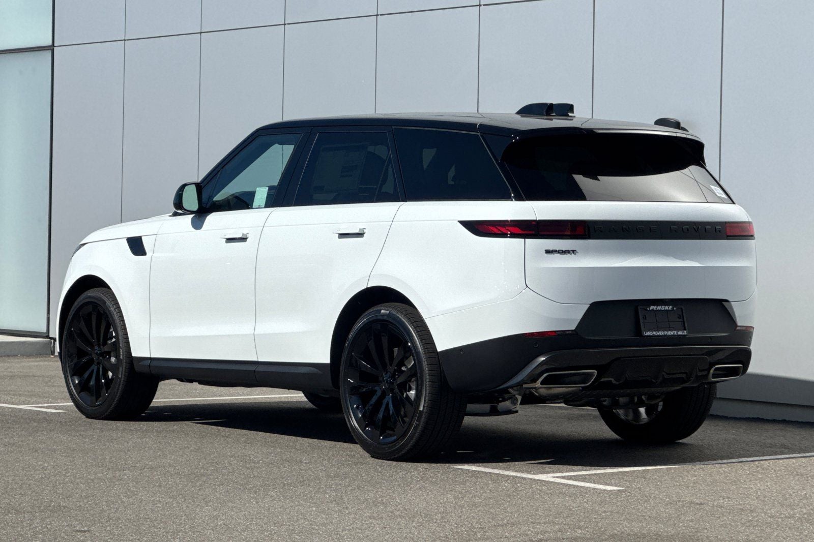 2026 Land Rover Range Rover Sport SE