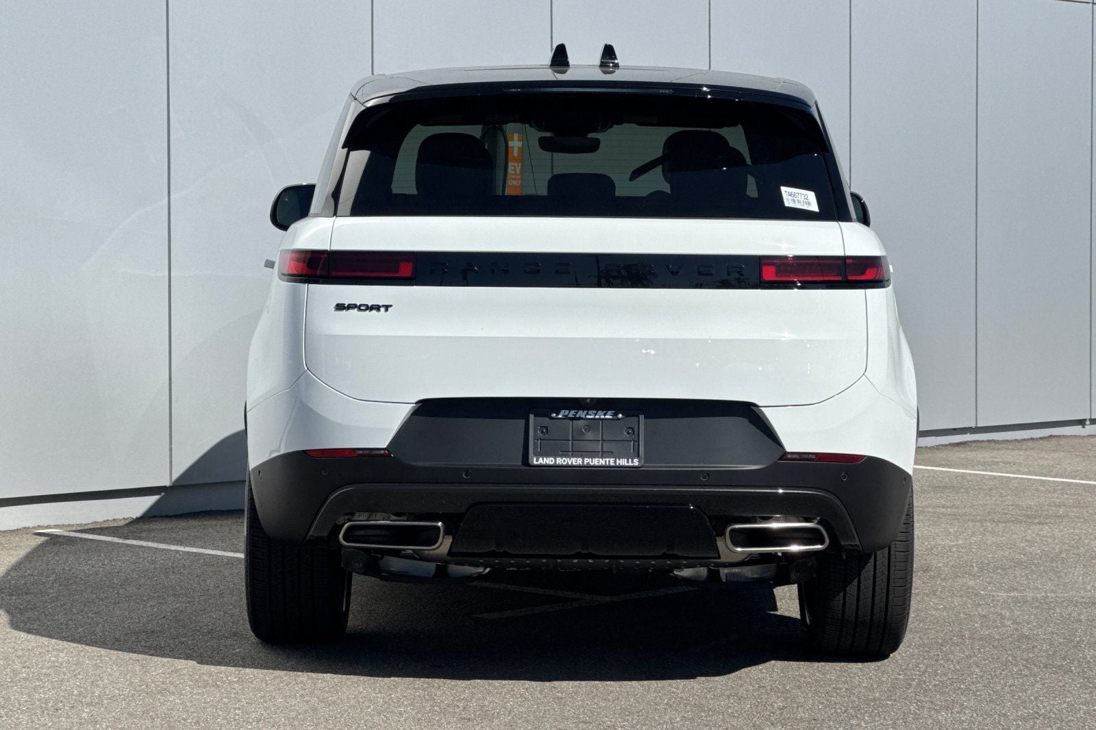 2026 Land Rover Range Rover Sport SE