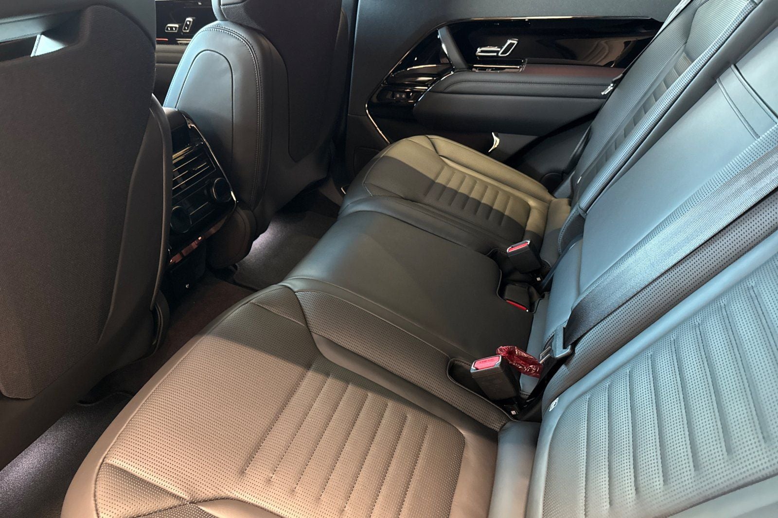 2026 Land Rover Range Rover Sport SV