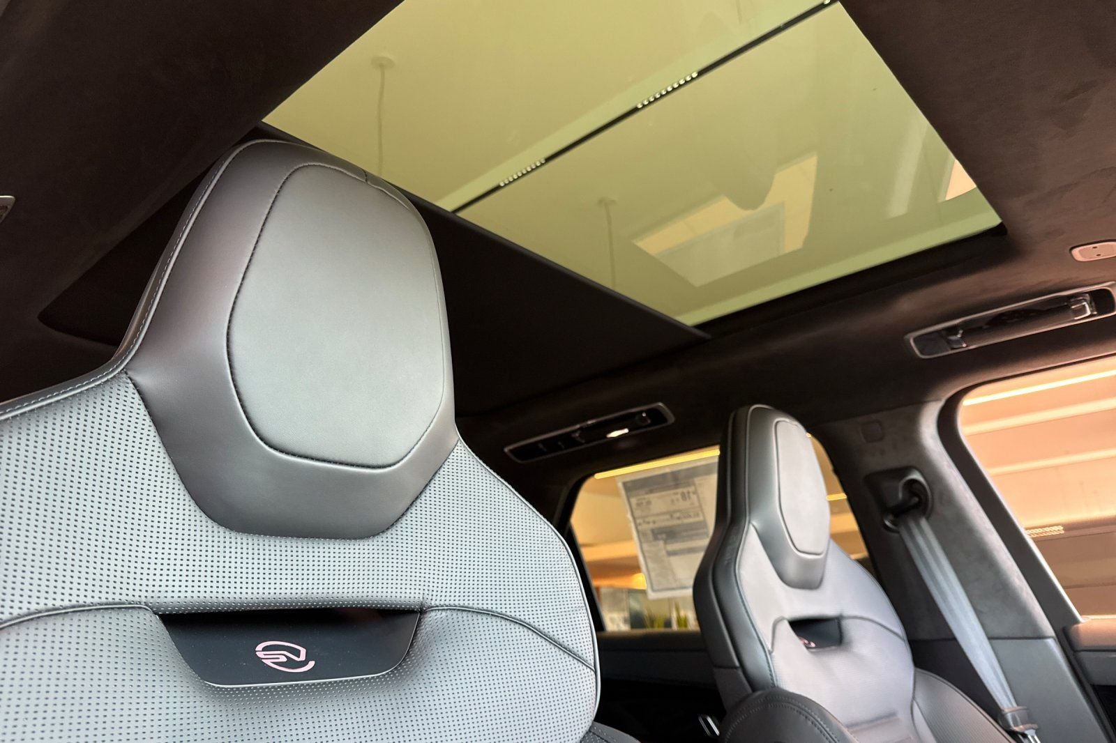 2026 Land Rover Range Rover Sport SV