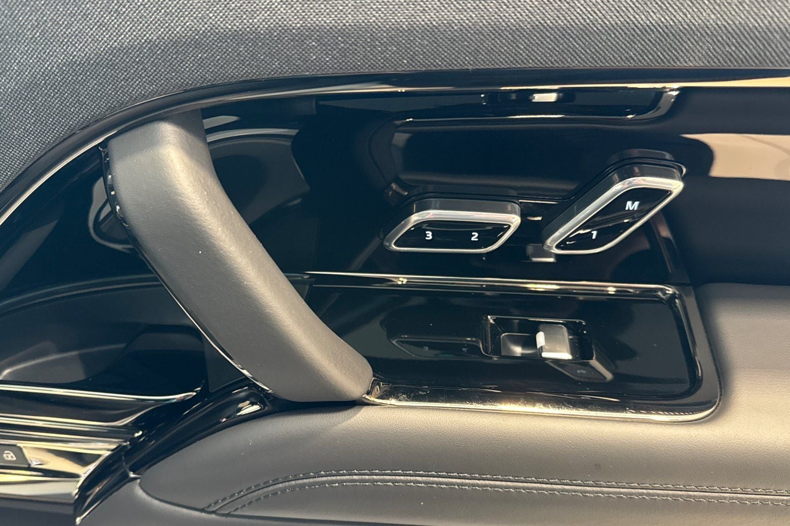 2026 Land Rover Range Rover Sport SV