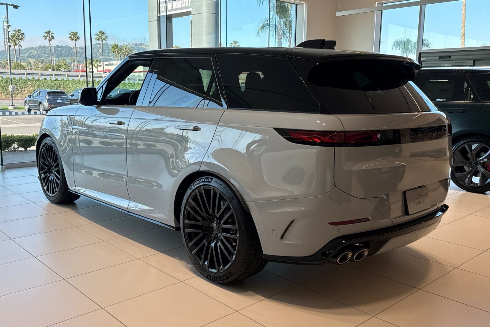 2026 Land Rover Range Rover Sport SV