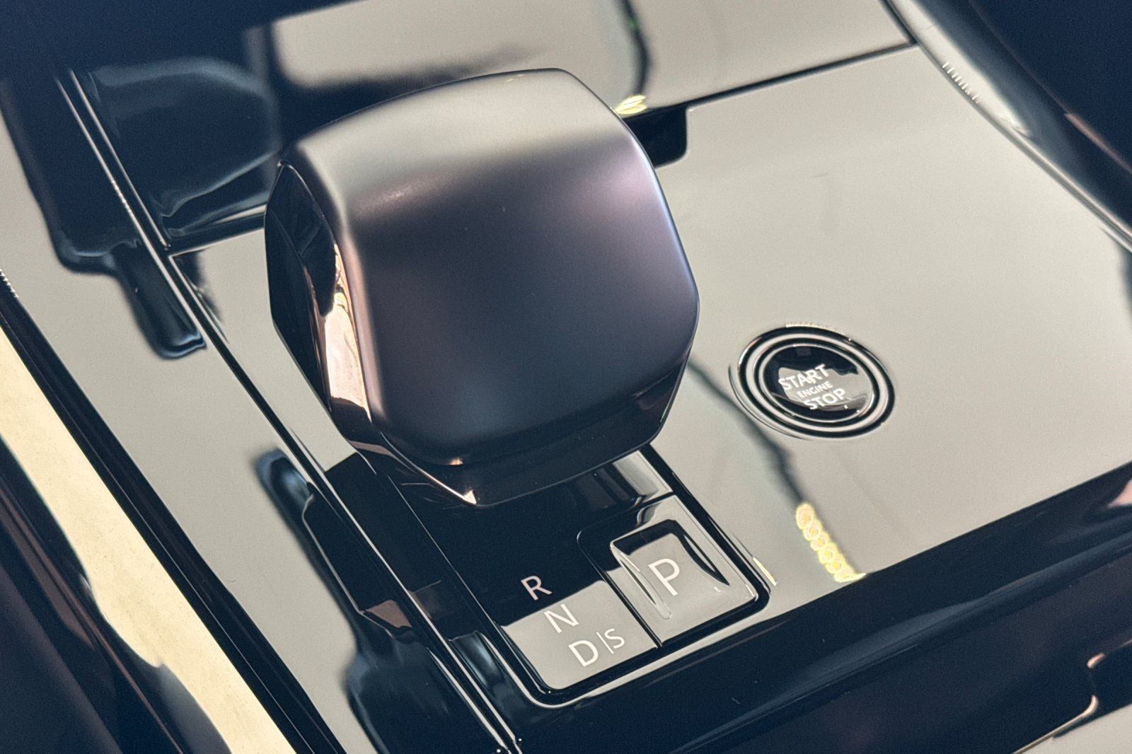 2026 Land Rover Range Rover Sport SV