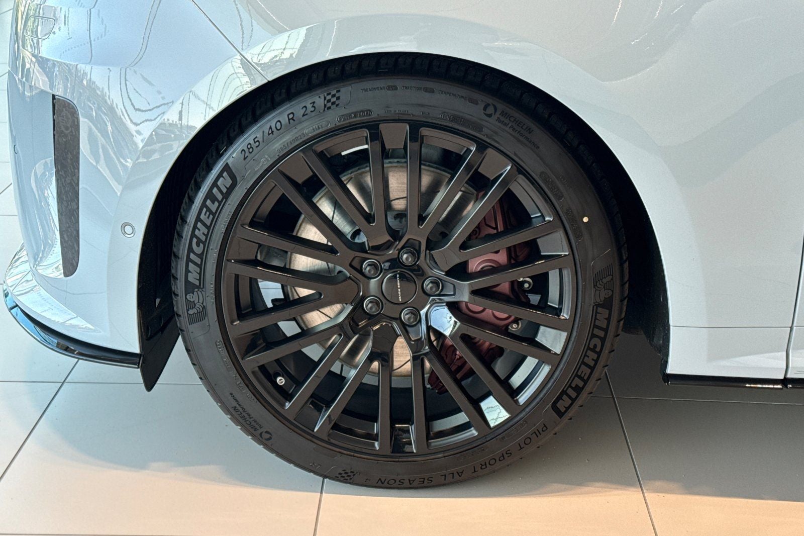 2026 Land Rover Range Rover Sport SV