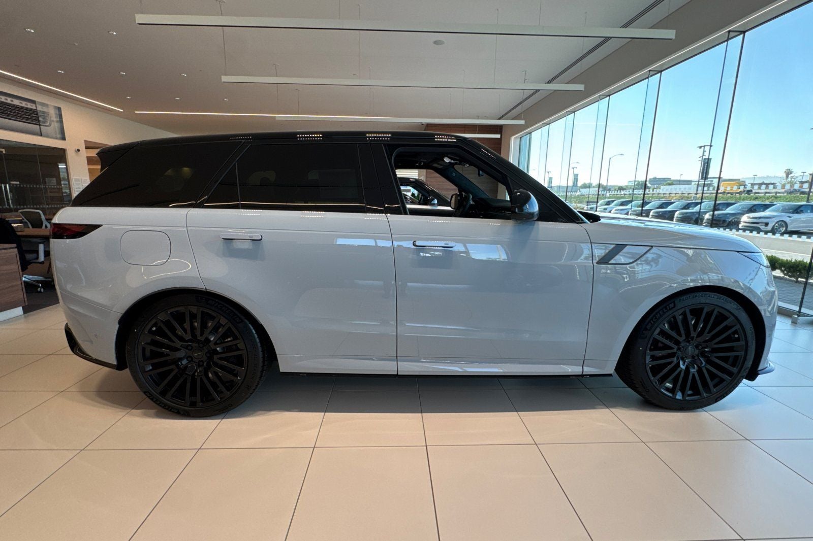 2026 Land Rover Range Rover Sport SV
