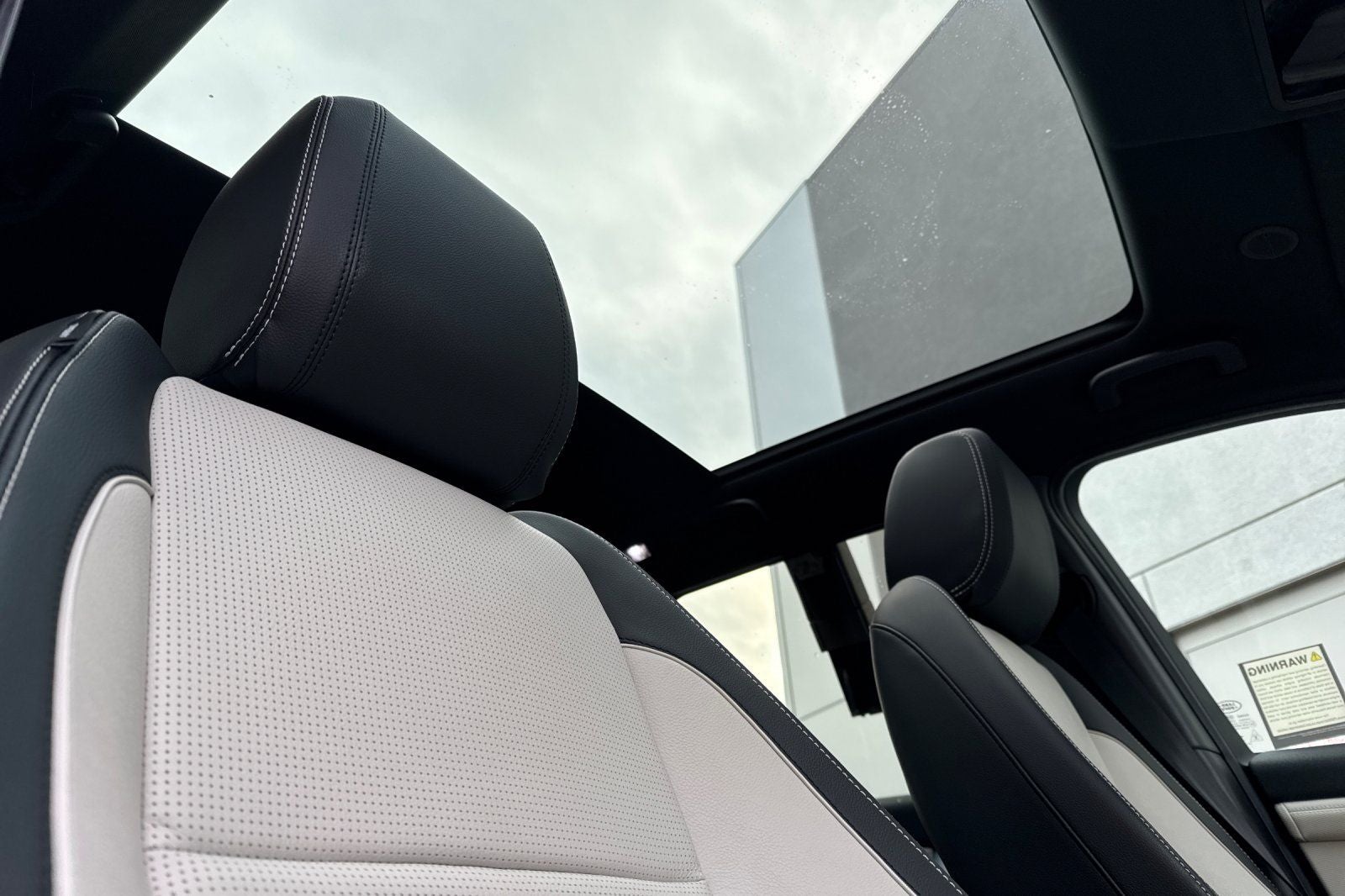 2025 Land Rover Discovery Sport SE